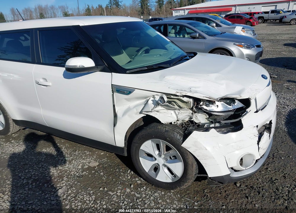 2016 KIA SOUL EV VIN: KNDJP3AE9G7016274