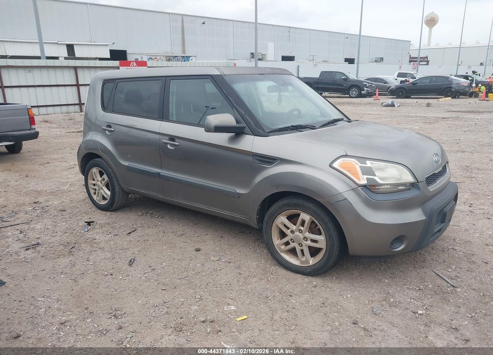 2011 KIA SOUL + VIN: KNDJT2A21B7269500