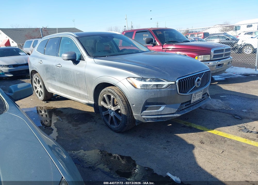 2018 VOLVO XC60 T5 INSCRIPTION VIN: LYV102RL5JB069686