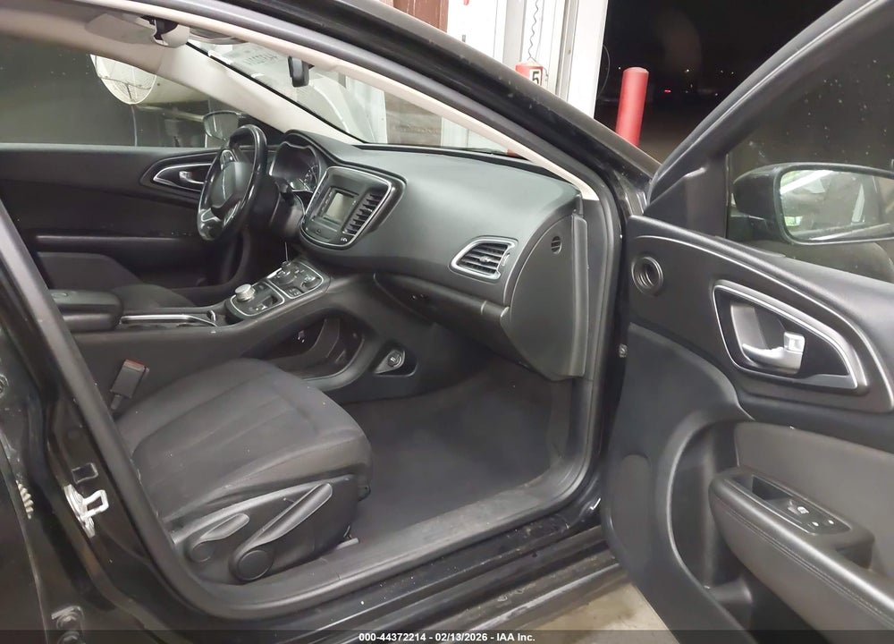 2015 CHRYSLER 200 LIMITED VIN: 1C3CCCAB2FN723760
