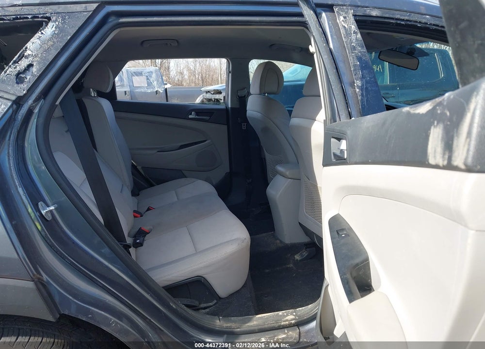 2017 HYUNDAI TUCSON SE VIN: KM8J3CA49HU385217