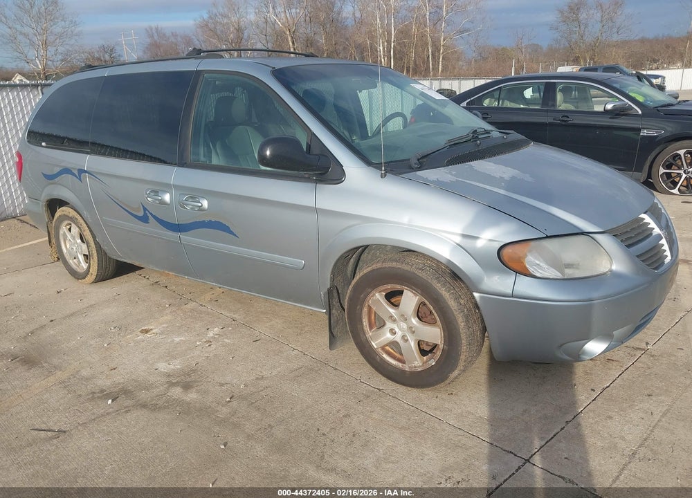 2005 DODGE GRAND CARAVAN SXT VIN: 2D4GP44L85R252150