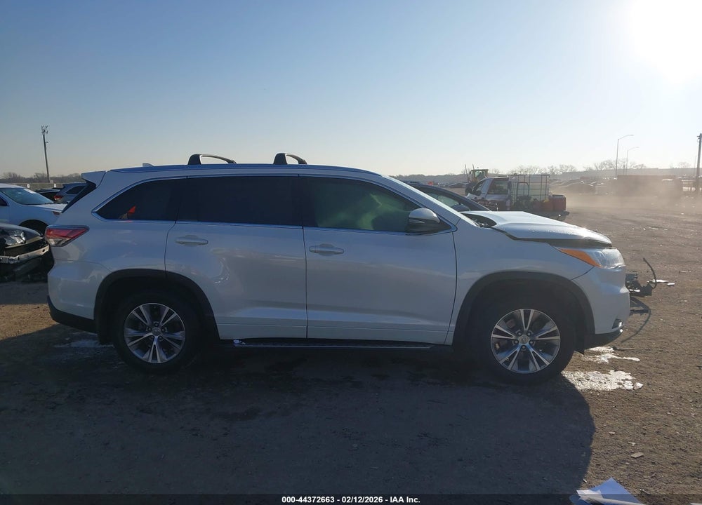 2015 TOYOTA HIGHLANDER XLE V6 VIN: 5TDKKRFH2FS060162