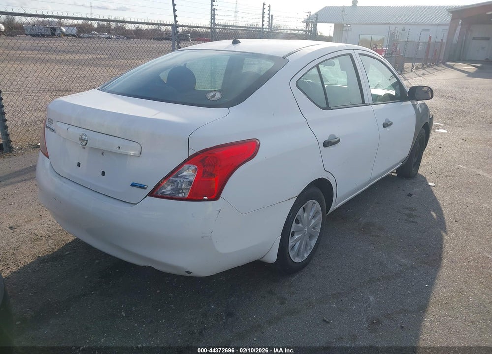 2013 NISSAN VERSA 1.6 S VIN: 3N1CN7APXDL819077