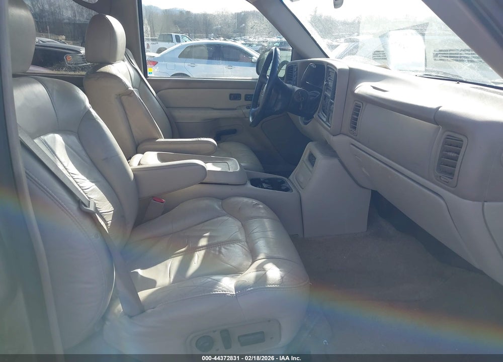2002 CHEVROLET TAHOE LT VIN: 1GNEK13Z92R262542