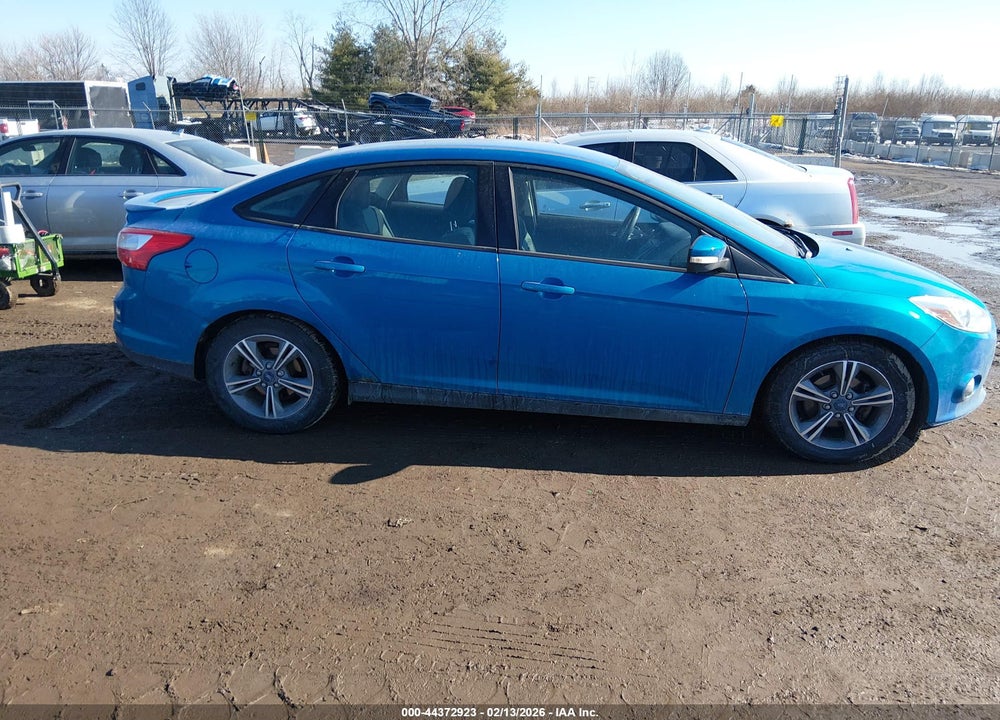 2014 FORD FOCUS SE VIN: 1FADP3F29EL235788