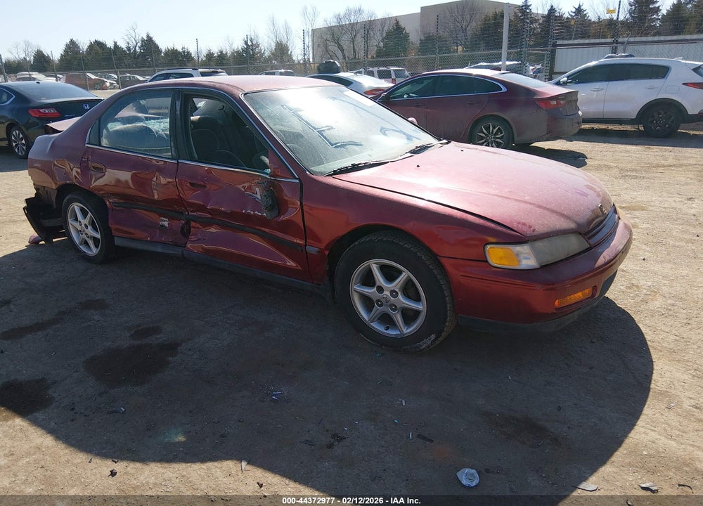1996 HONDA ACCORD LX/EX VIN: 1HGCD5638TA250473