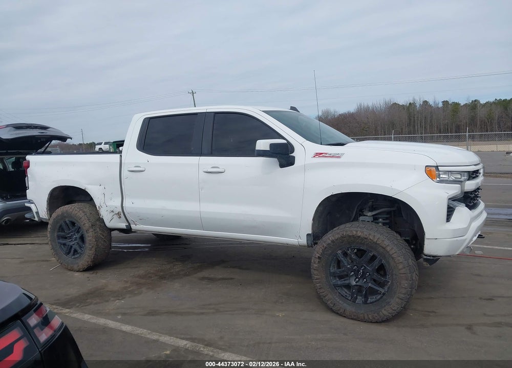 2024 CHEVROLET SILVERADO 1500 4WD  SHORT BED RST VIN: 1GCUDEED8RZ101990