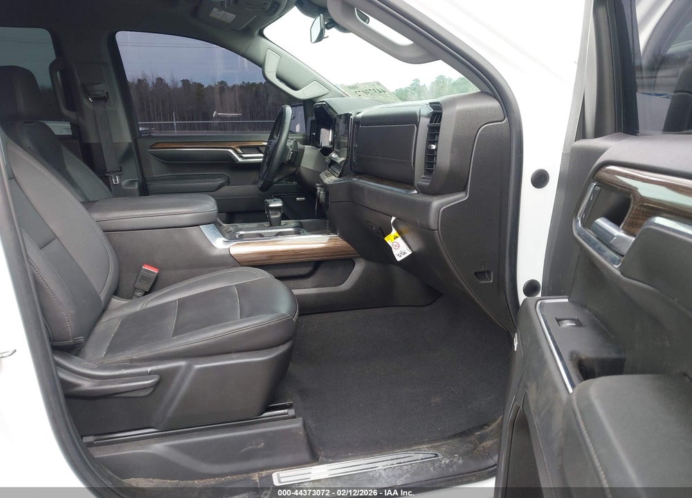 2024 CHEVROLET SILVERADO 1500 4WD  SHORT BED RST VIN: 1GCUDEED8RZ101990