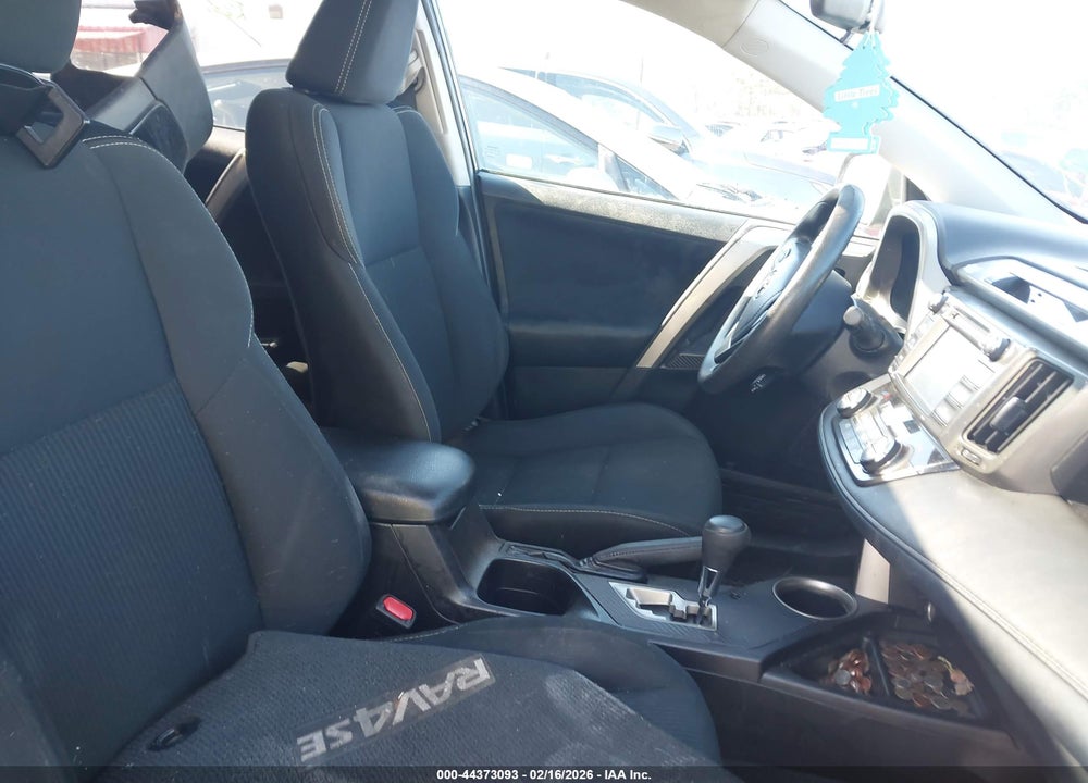 2015 TOYOTA RAV4 XLE VIN: 2T3RFREV8FW303059