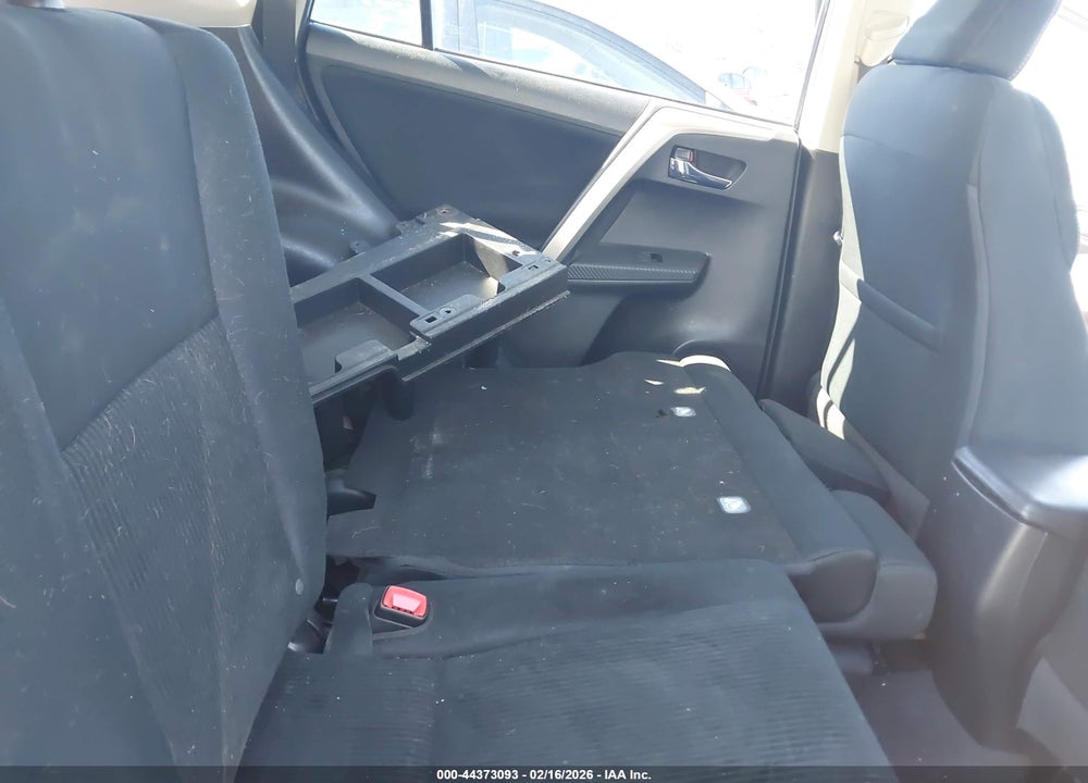 2015 TOYOTA RAV4 XLE VIN: 2T3RFREV8FW303059