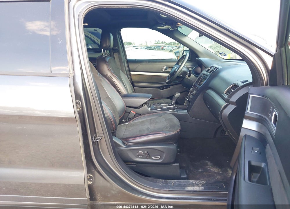 2018 FORD EXPLORER XLT VIN: 1FM5K7D84JGC69227