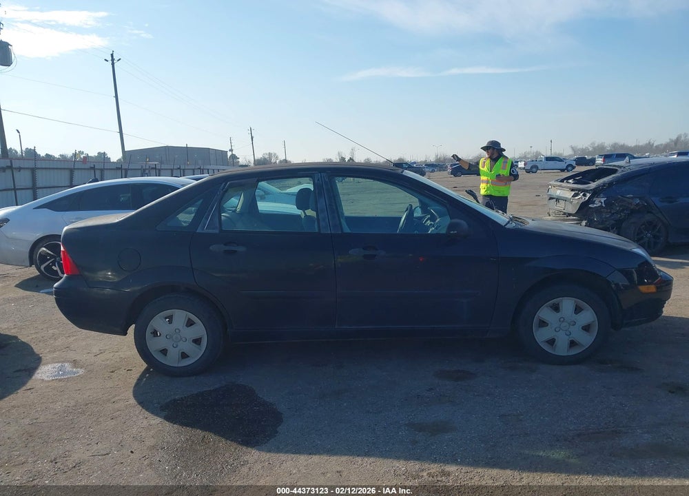 2007 FORD FOCUS S/SE/SES VIN: 1FAHP34N57W247887