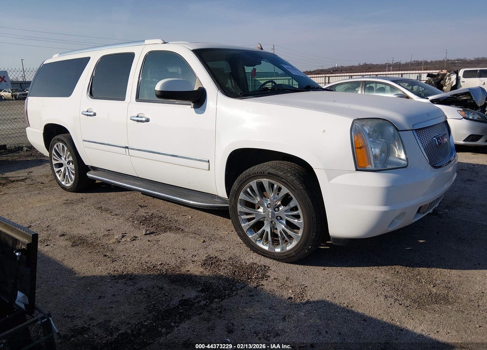 2010 GMC YUKON XL 1500 DENALI VIN: 1GKUKMEF1AR113540