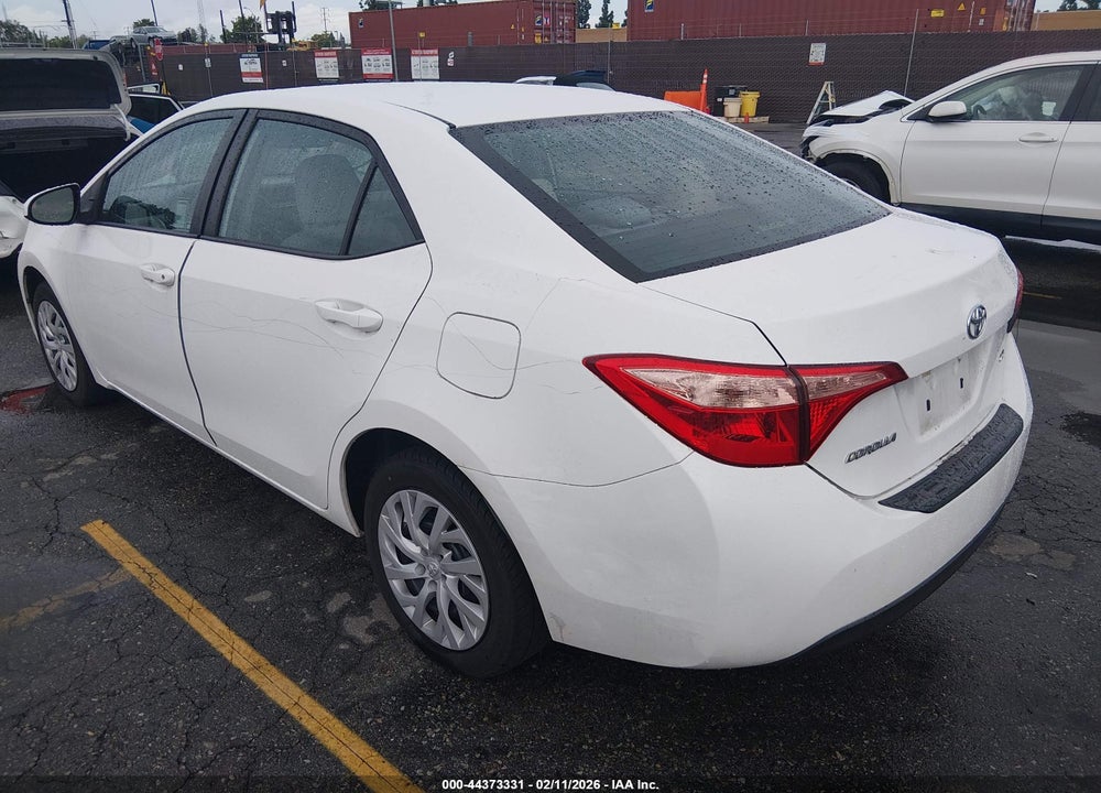 2018 TOYOTA COROLLA LE VIN: 5YFBURHE4JP796051