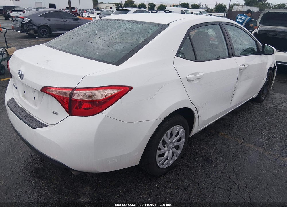 2018 TOYOTA COROLLA LE VIN: 5YFBURHE4JP796051