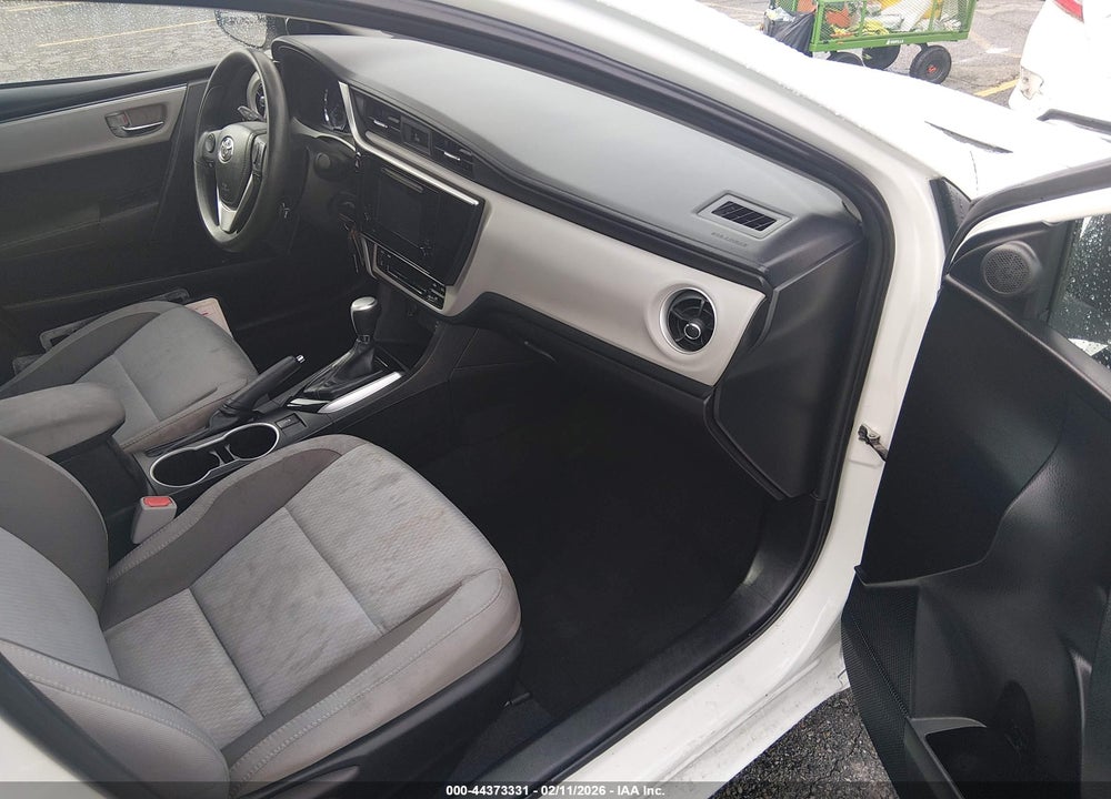 2018 TOYOTA COROLLA LE VIN: 5YFBURHE4JP796051