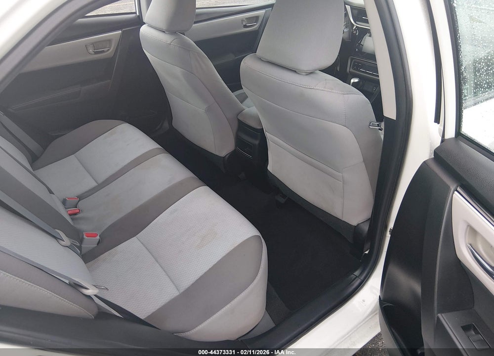 2018 TOYOTA COROLLA LE VIN: 5YFBURHE4JP796051
