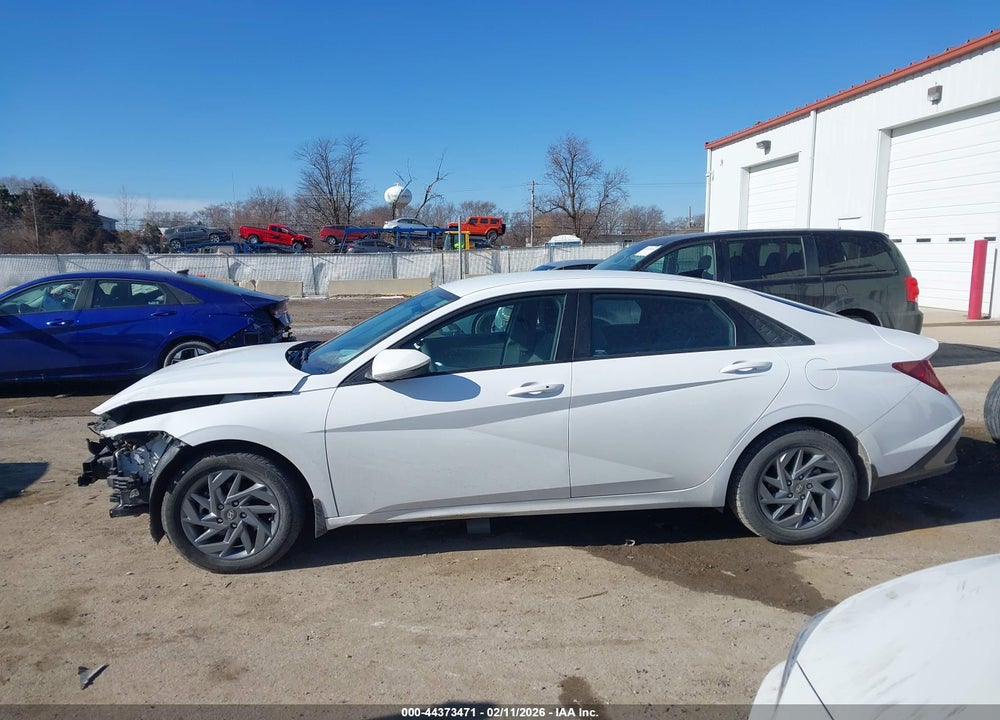 2024 HYUNDAI ELANTRA SEL VIN: KMHLM4DG9RU768805