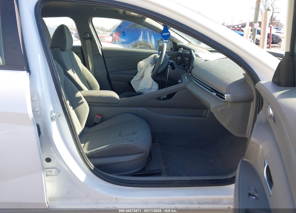 2024 HYUNDAI ELANTRA SEL VIN: KMHLM4DG9RU768805