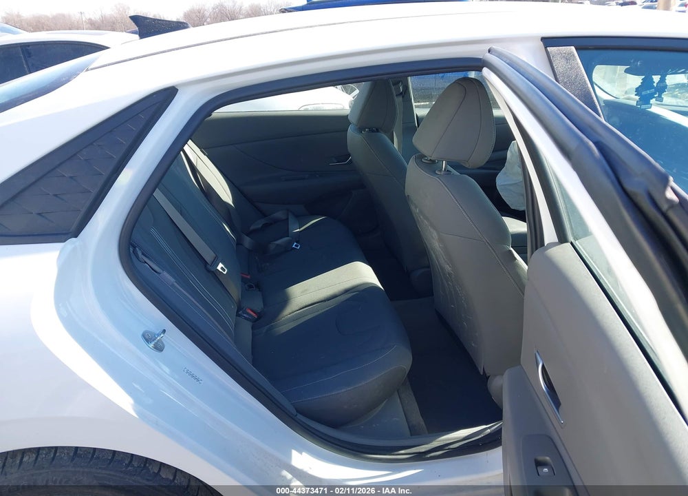 2024 HYUNDAI ELANTRA SEL VIN: KMHLM4DG9RU768805
