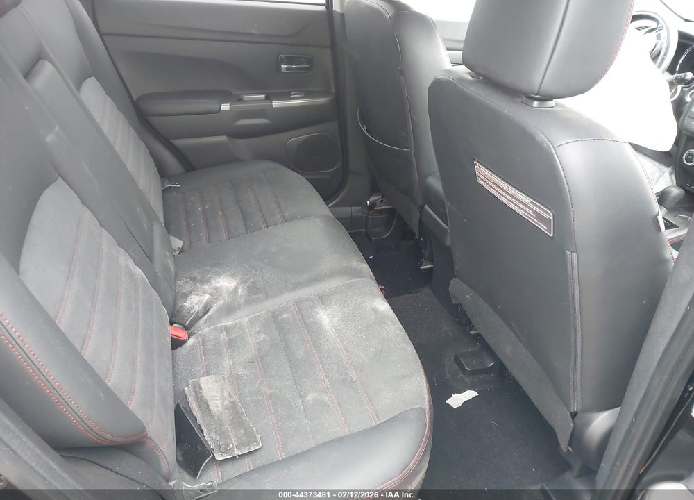 2018 MITSUBISHI OUTLANDER SPORT 2.4 SE VIN: JA4AP3AW5JZ011443