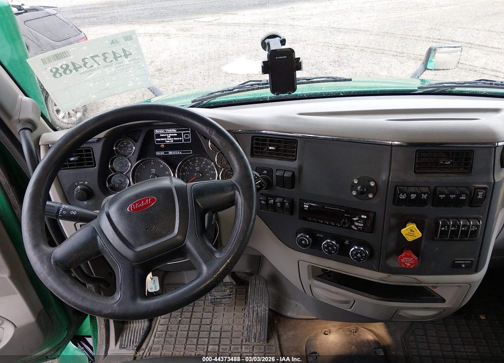2019 PETERBILT 579 VIN: 1XPBDP9X3KD628778