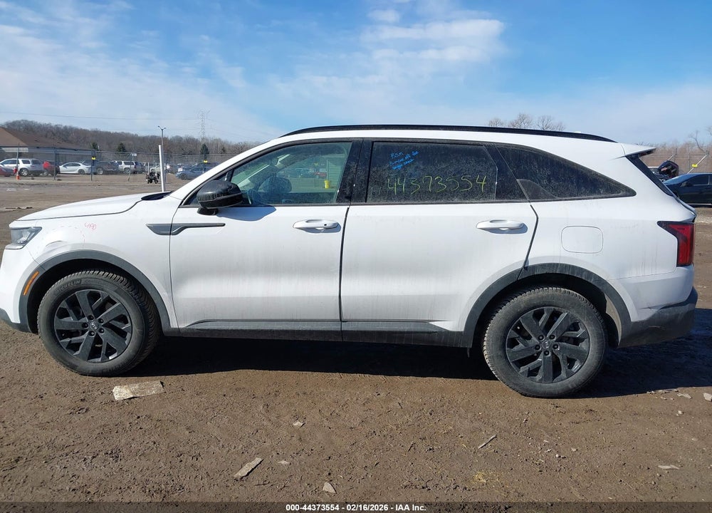 2021 KIA SORENTO S VIN: 5XYRLDLCXMG004052