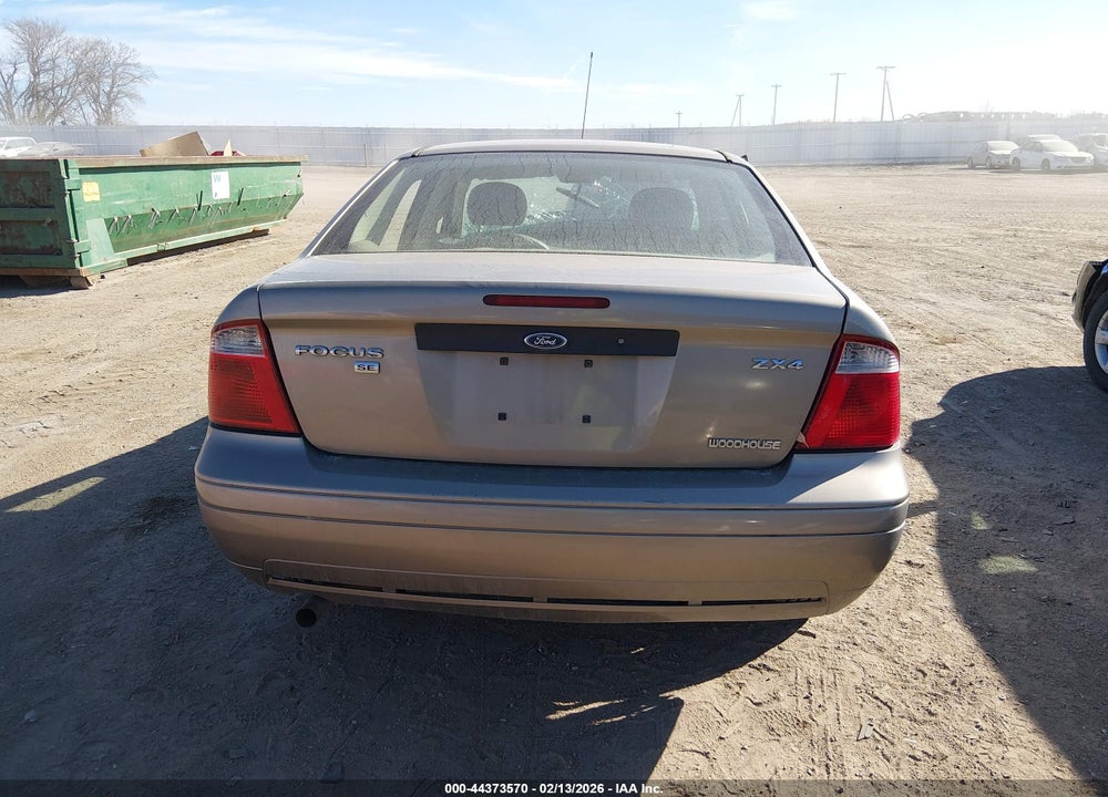 2005 FORD FOCUS ZX4 VIN: 1FAFP34NX5W312236