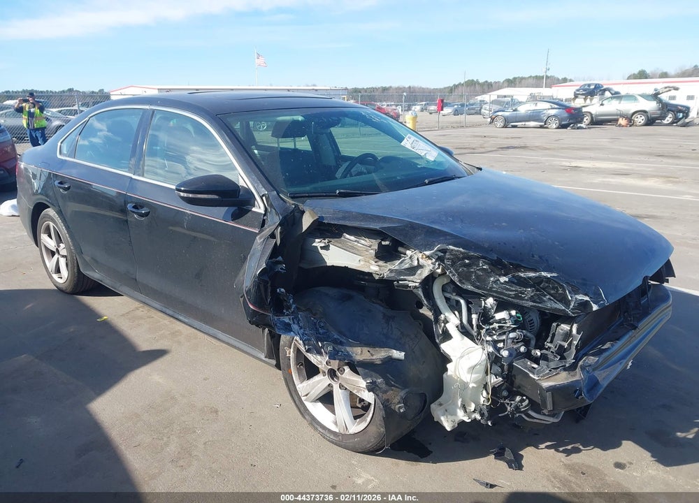 2012 VOLKSWAGEN PASSAT 2.5L SE VIN: 1VWBP7A38CC083151