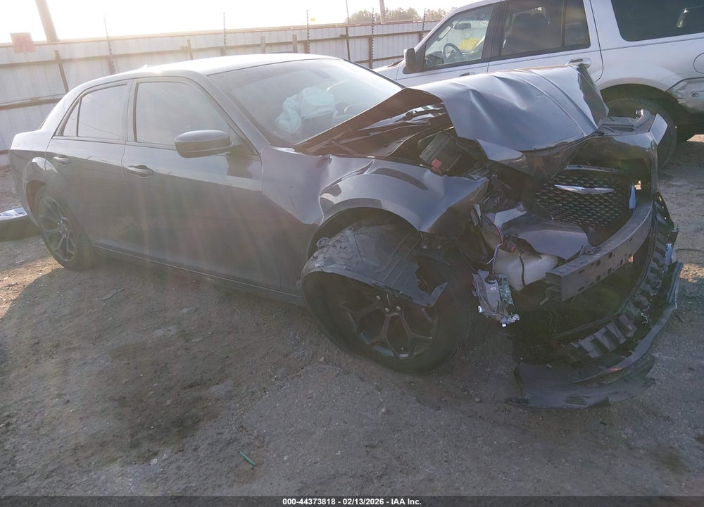 2019 CHRYSLER 300 VIN: 2C3CCABG6KH564825