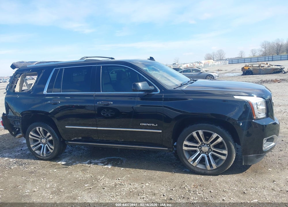 2018 GMC YUKON DENALI VIN: 1GKS1CKJXJR290729