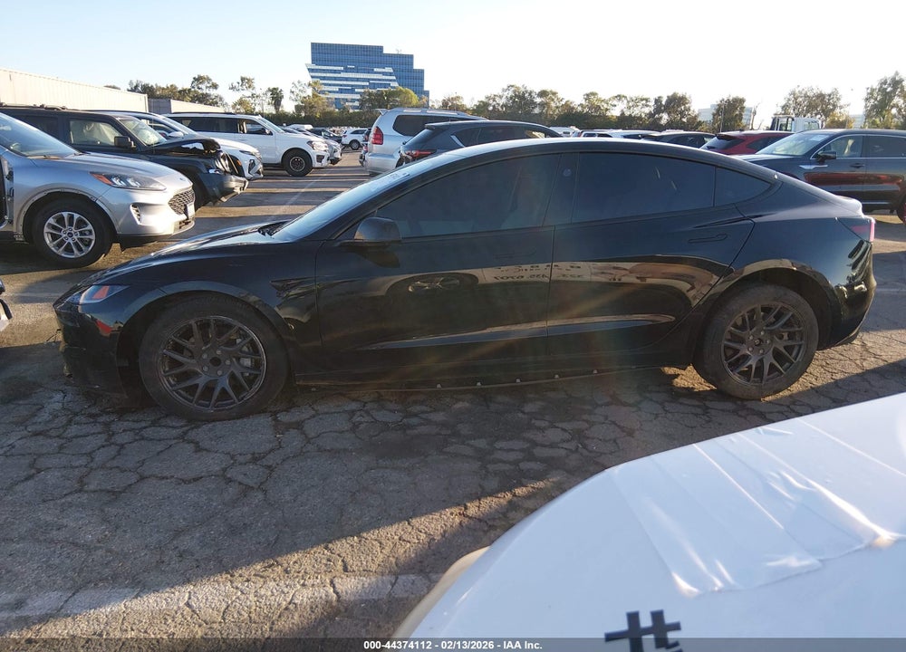 2025 TESLA MODEL 3 LONG RANGE REAR-WHEEL DRIVE/STANDARD REAR-WHEEL DRIVE VIN: 5YJ3E1EA1SF040243