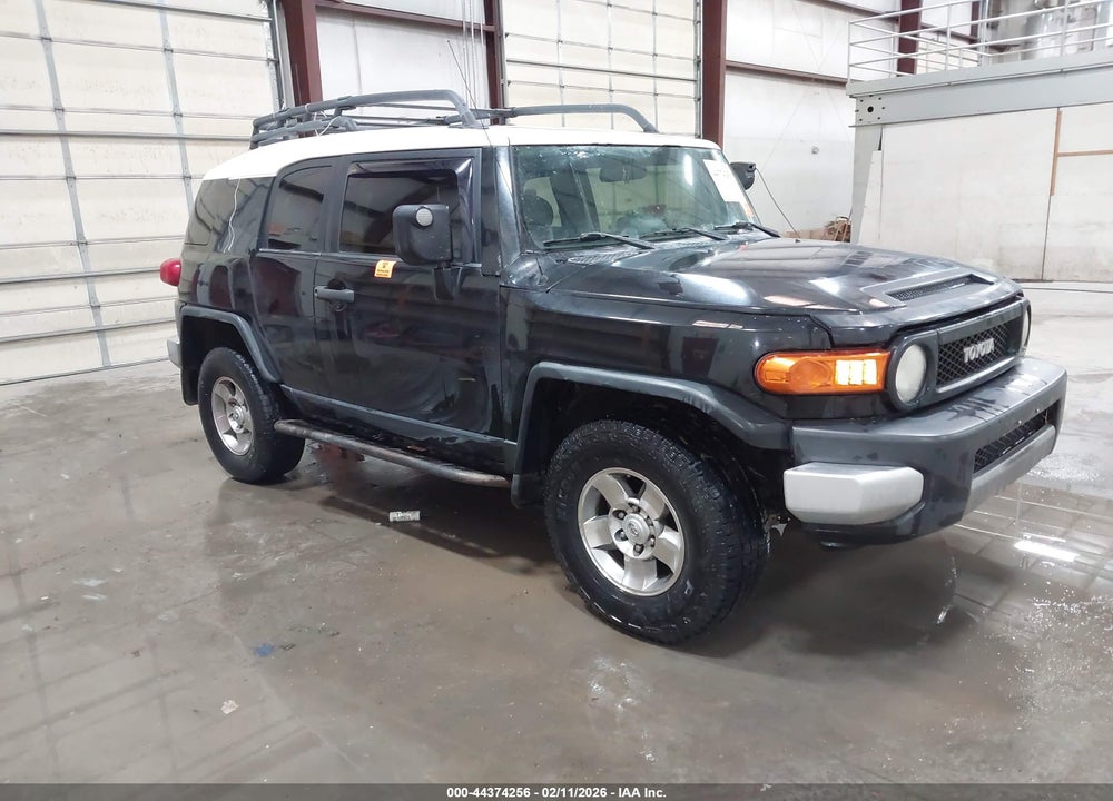 2008 TOYOTA FJ CRUISER VIN: JTEBU11F680107101