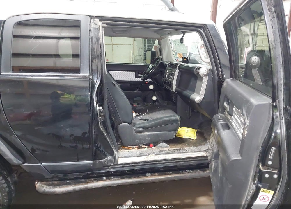 2008 TOYOTA FJ CRUISER VIN: JTEBU11F680107101