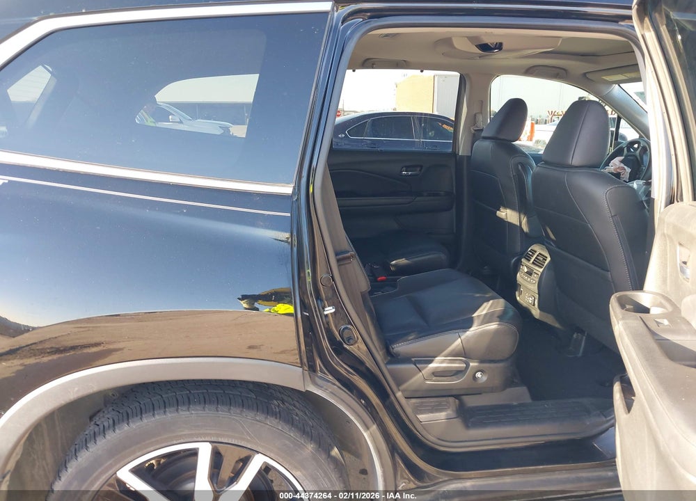 2021 HONDA PILOT 2WD TOURING 7 PASSENGER VIN: 5FNYF5H68MB017336