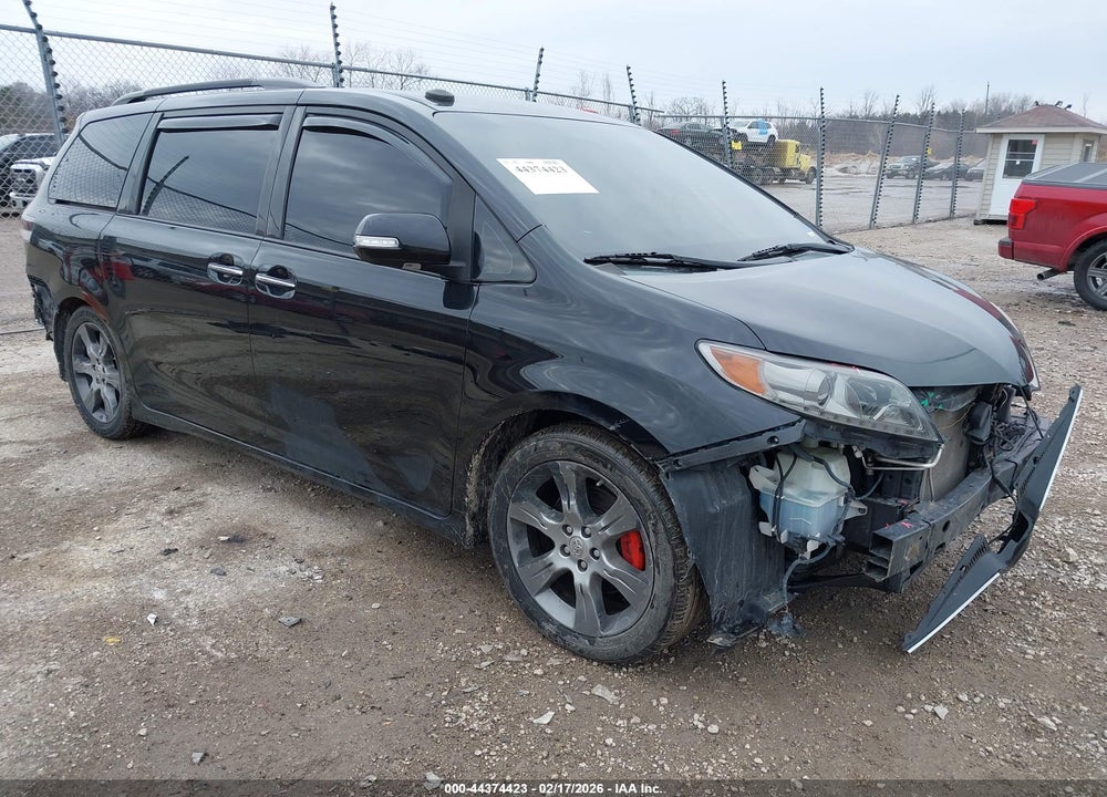 2015 TOYOTA SIENNA SE PREMIUM 8 PASSENGER VIN: 5TDXK3DCXFS563688