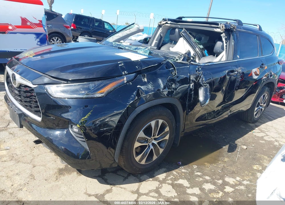 2021 TOYOTA HIGHLANDER XLE VIN: 5TDHZRBH1MS535356