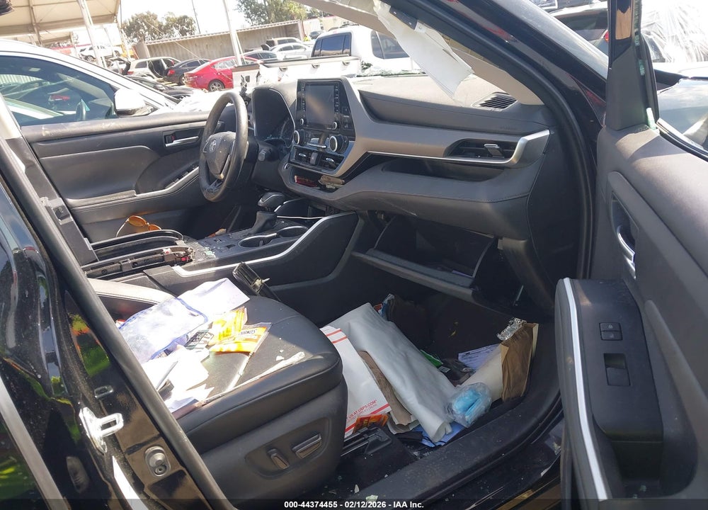 2021 TOYOTA HIGHLANDER XLE VIN: 5TDHZRBH1MS535356