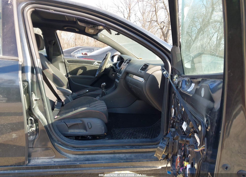 2011 VOLKSWAGEN GTI 4-DOOR VIN: WVWGV7AJ6BW046755