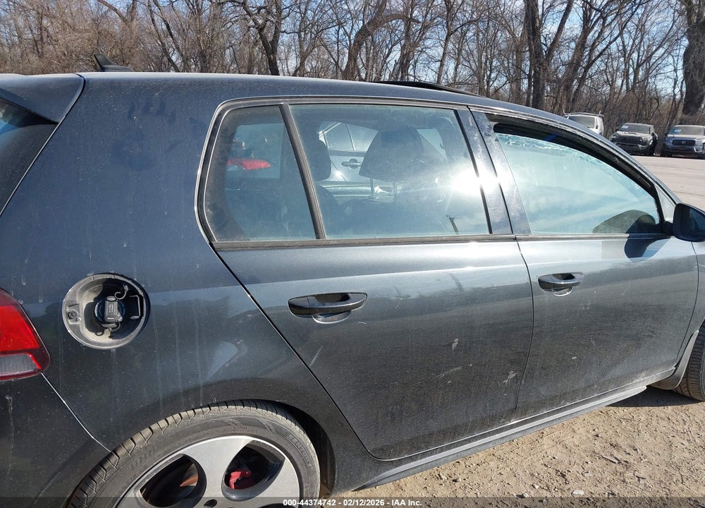 2011 VOLKSWAGEN GTI 4-DOOR VIN: WVWGV7AJ6BW046755