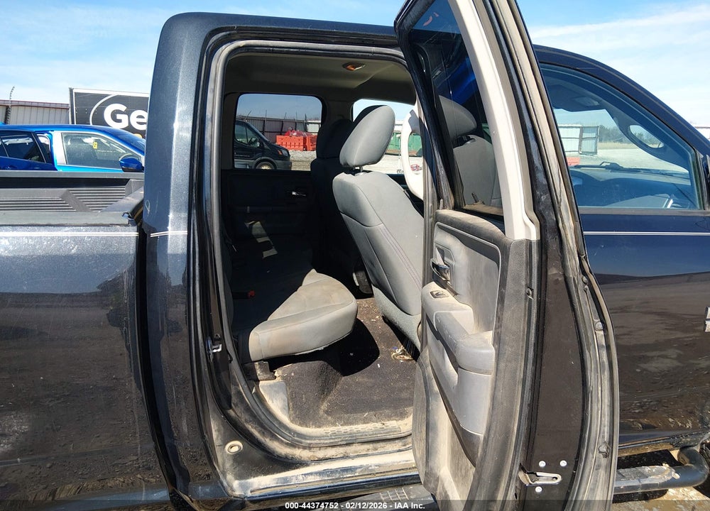 2017 RAM 1500 SLT  4X4 6'4 BOX VIN: 1C6RR7GGXHS748402