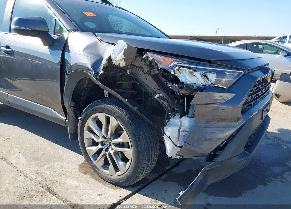 2019 TOYOTA RAV4 XLE PREMIUM VIN: 2T3C1RFV1KW040426
