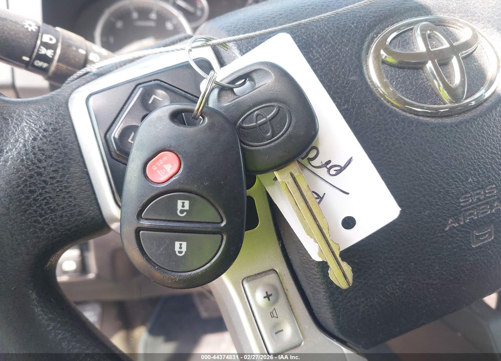 2015 TOYOTA TUNDRA SR5 5.7L V8 VIN: 5TFEY5F12FX180612