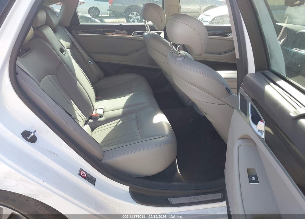 2015 HYUNDAI GENESIS 3.8 VIN: KMHGN4JE8FU096295