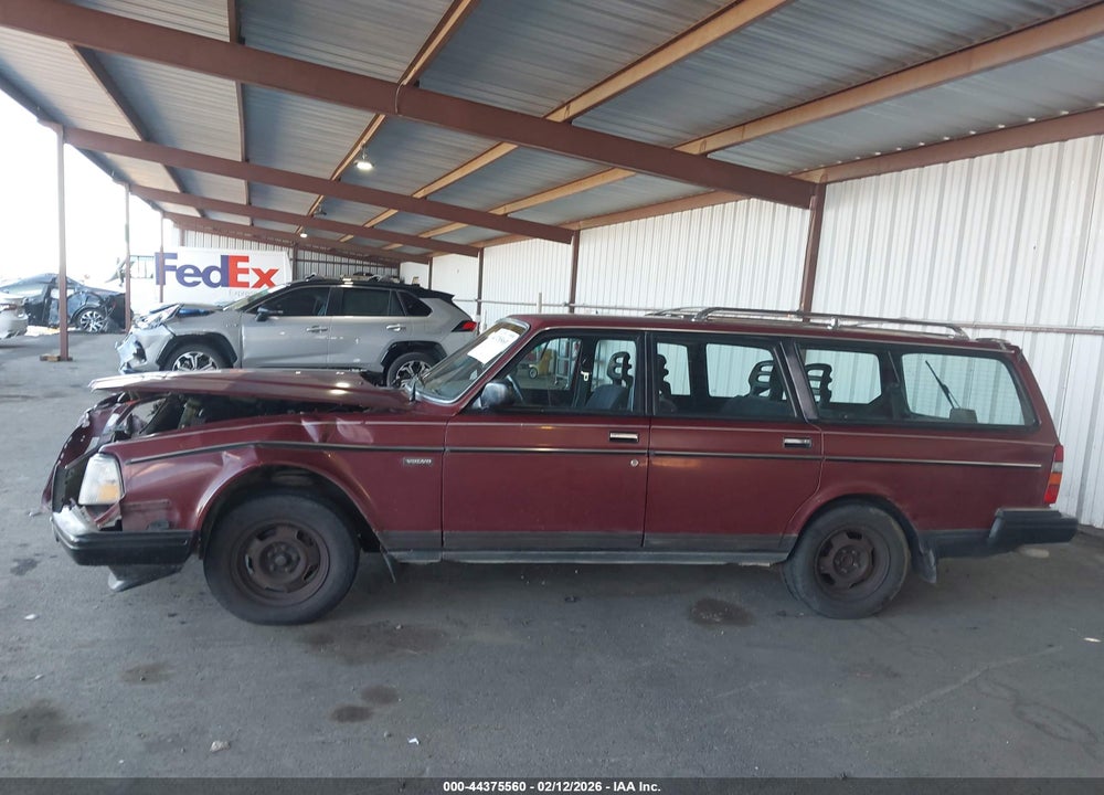 1990 VOLVO 240 DL VIN: YV1AA885XL1847410