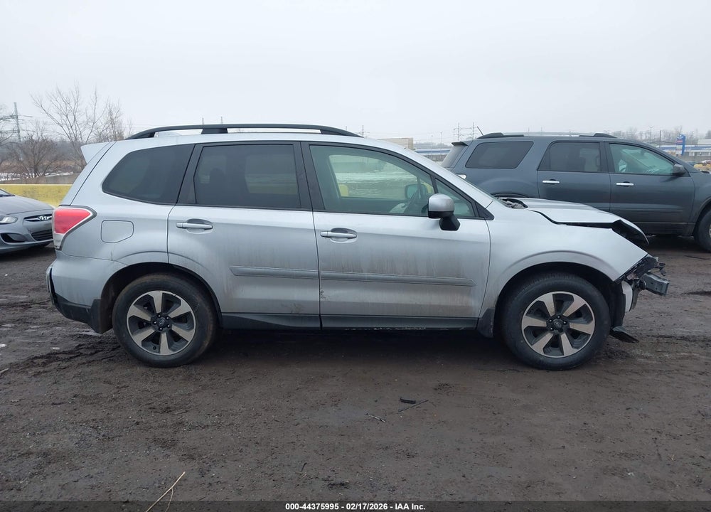 2018 SUBARU FORESTER 2.5I PREMIUM VIN: JF2SJAEC7JH587705