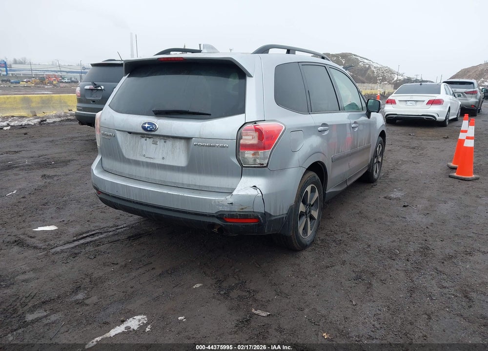 2018 SUBARU FORESTER 2.5I PREMIUM VIN: JF2SJAEC7JH587705