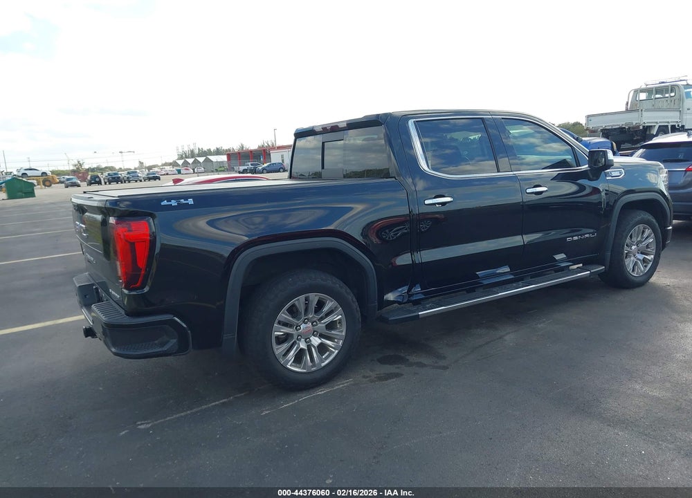 2022 GMC SIERRA 1500 4WD  SHORT BOX DENALI VIN: 1GTUUGET9NZ550799