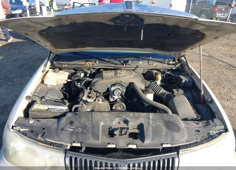 2001 LINCOLN TOWN CAR CARTIER VIN: 1LNHM83W81Y706833